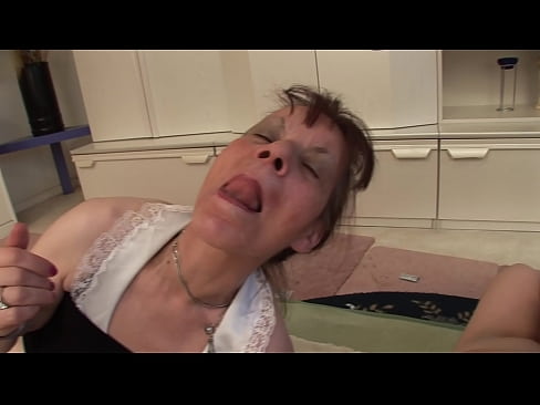 ❤️ Dua nenek dan satu kakek memiliki threesome ❤️❌  Sex di porno id.porn33.top